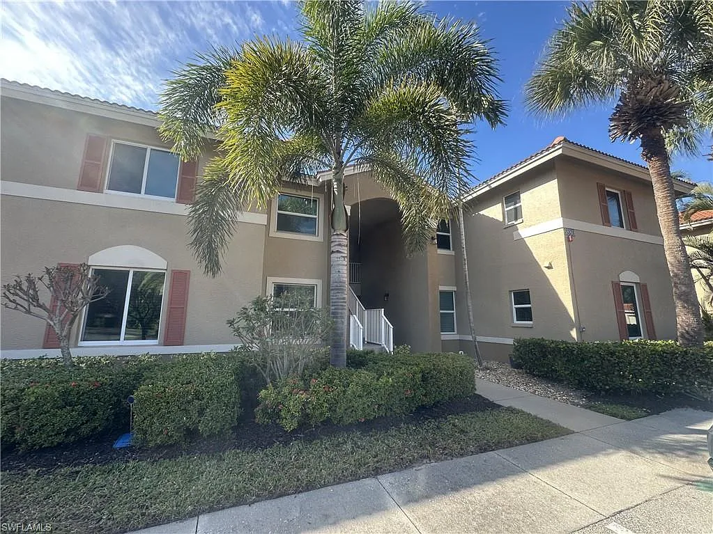 2 bed, 2.0 bath, 1231 sqft, $3,750 — Photo 2