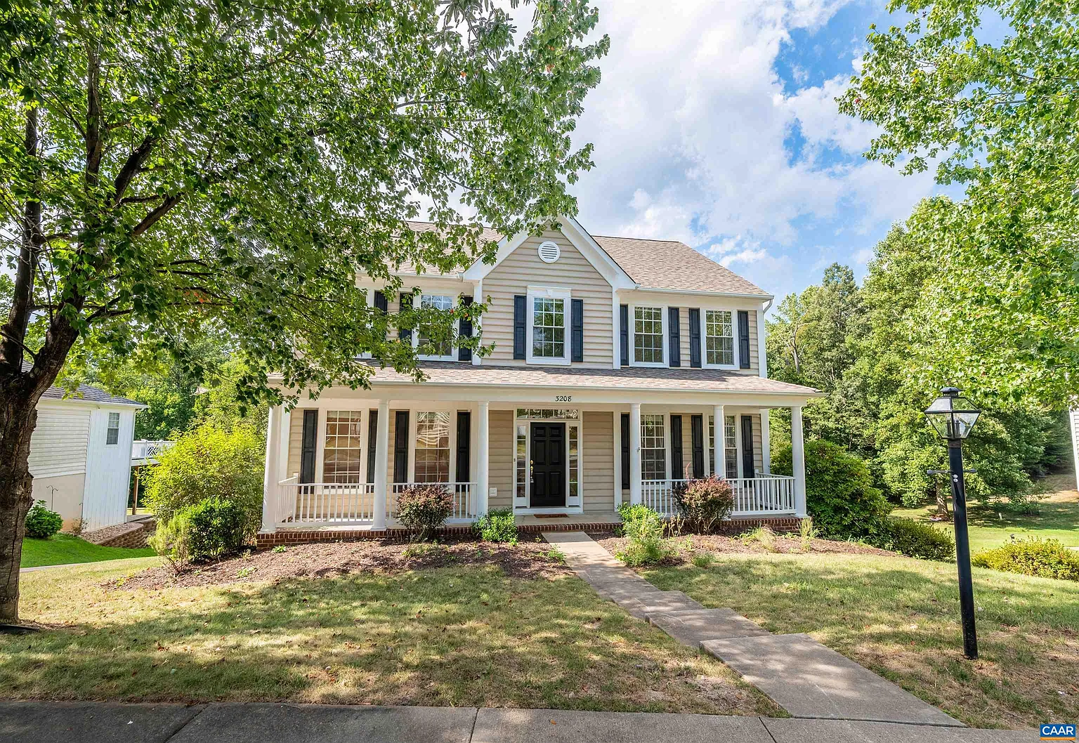 3208 Turnberry Cir photo 1