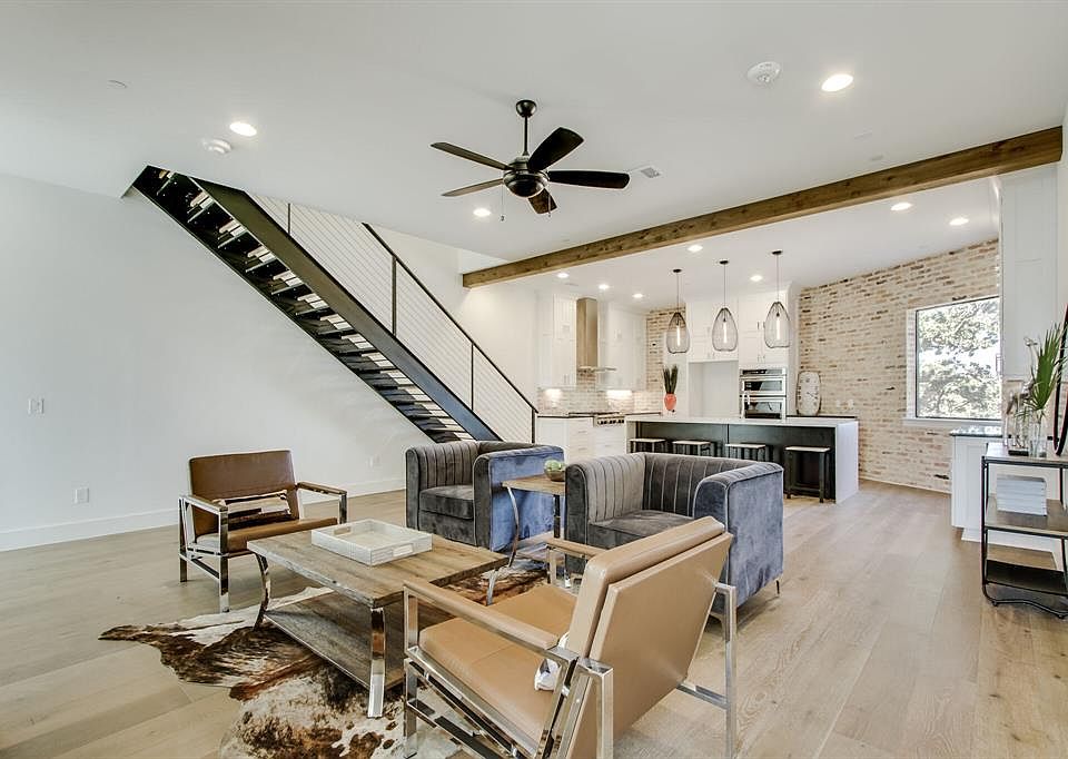 1st image of 37 Village Ln
