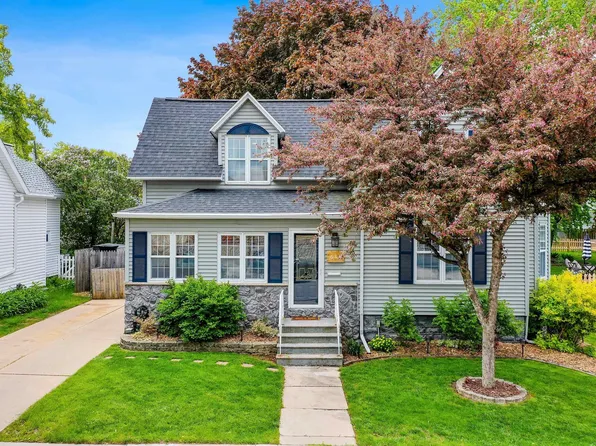 633 S Michigan St, De Pere, WI 54115