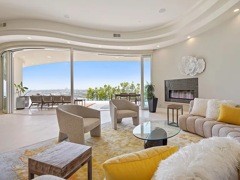7447 Hillside Dr — Photo 10