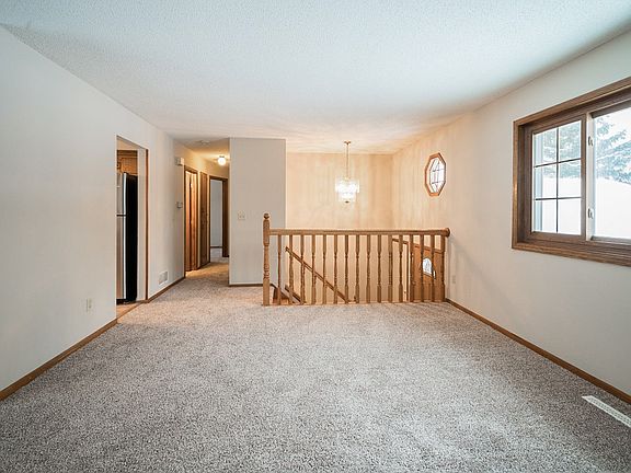 3rd image of 708 Manor St