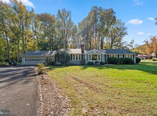 5835 Oak Grove St, Lorton, VA 22079