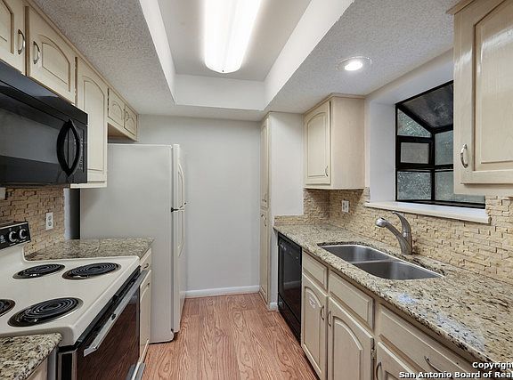 2nd image of 11843 Braesview APT 1216
