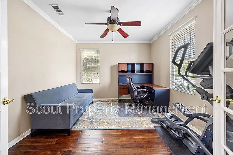 5 bed, 4.0 bath, 3594 sqft, $4,200 — Photo 4