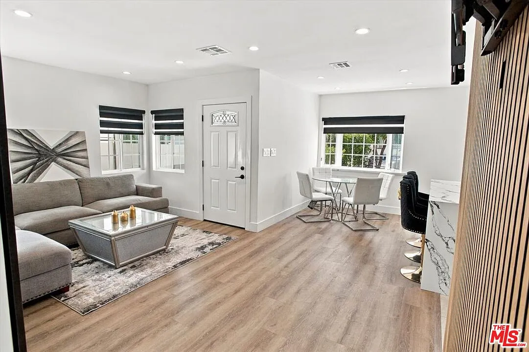 4 bed, 2.0 bath, 1334 sqft, $5,350 — Photo 3