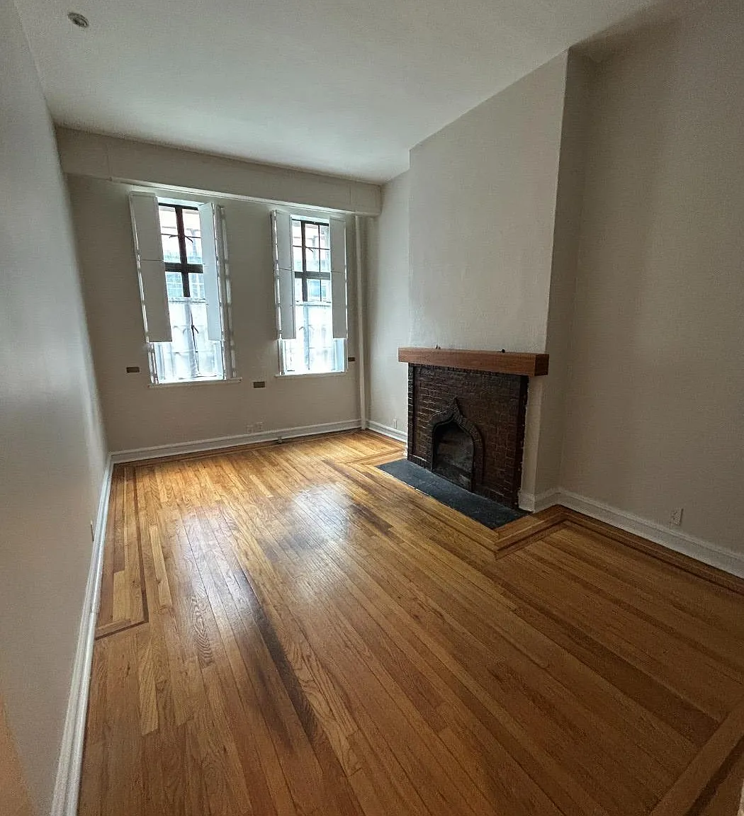 161 West 10th Street — Photo 1