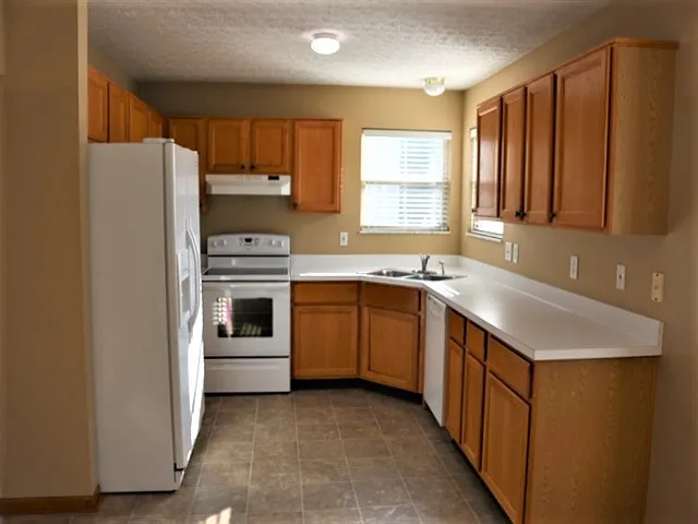 943 Cape Charles Dr — Photo 2