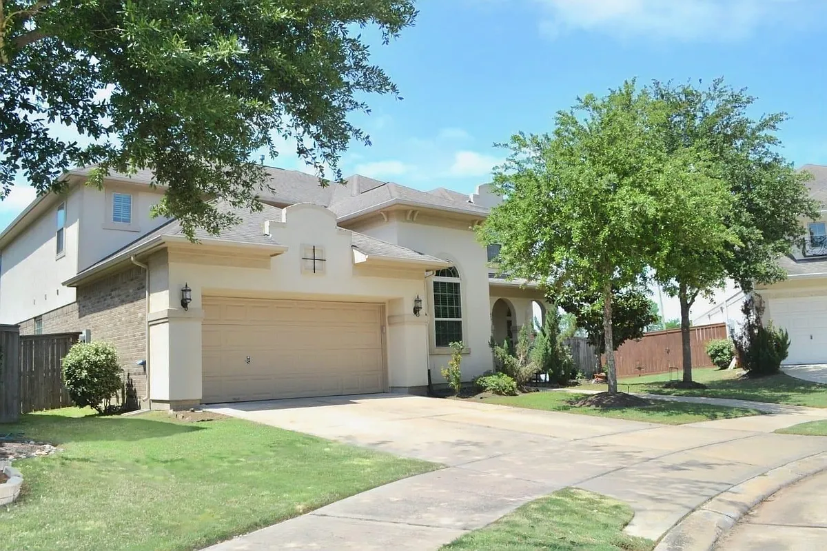 Photo 1 of 42 - 5206 Jacob Ridge Ct - Sugar Land, TX Primary Photo - 5206 Jacob Ridge Ct