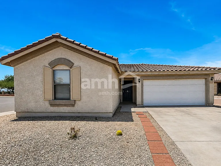 2256 E Hazeltine Way — Photo 1
