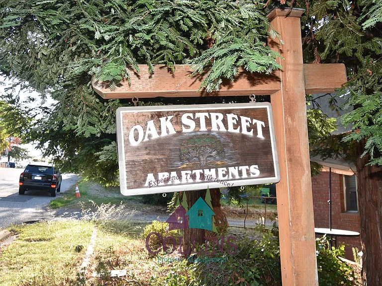 140 Oak St #2 — Photo 2