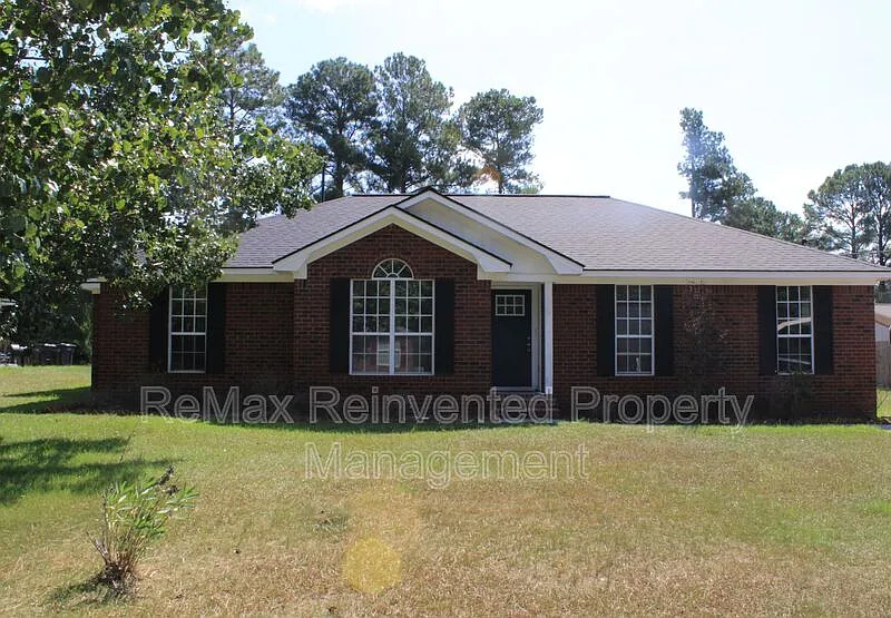 3 bed, 2.0 bath, 1640 sqft, $1,650 — Photo 2
