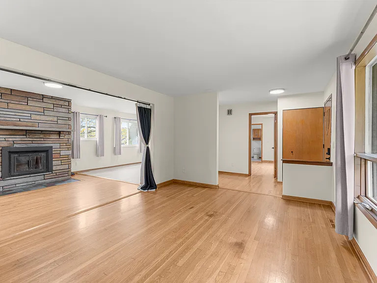 20325 Westview Dr — Photo 37