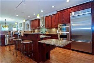 3rd image of 2121 W Cuyler Ave #1
