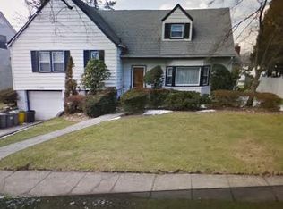 571 Saddle Ridge Rd, Woodmere, NY 11598