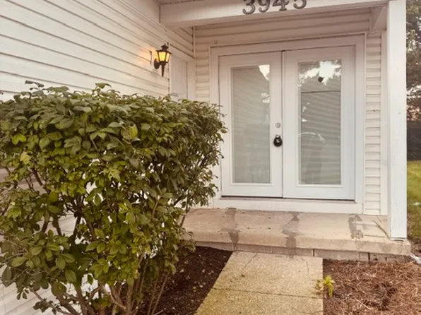 3945 Bronson Ct, Hilliard, OH 43026