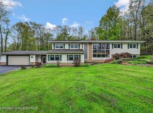 113 Wilcrest Rd, Roaring Brook Township, PA 18444