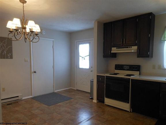 3rd image of 120 E Hillview Dr
