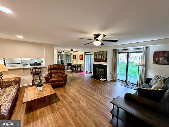 3rd image of 1111 Castle Harbour Way Unit 1C