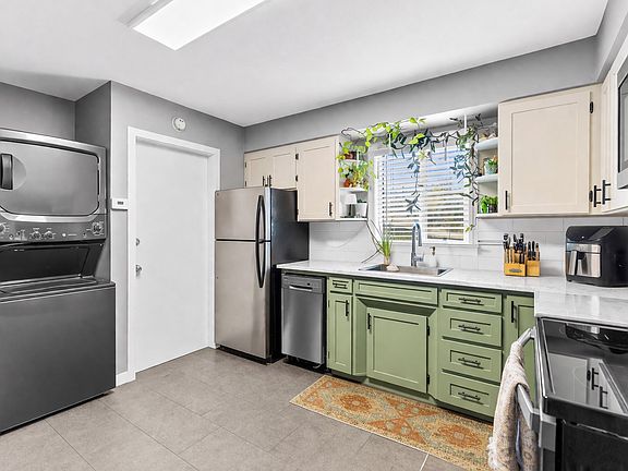 5th image of 407/409 Mulberry Ave