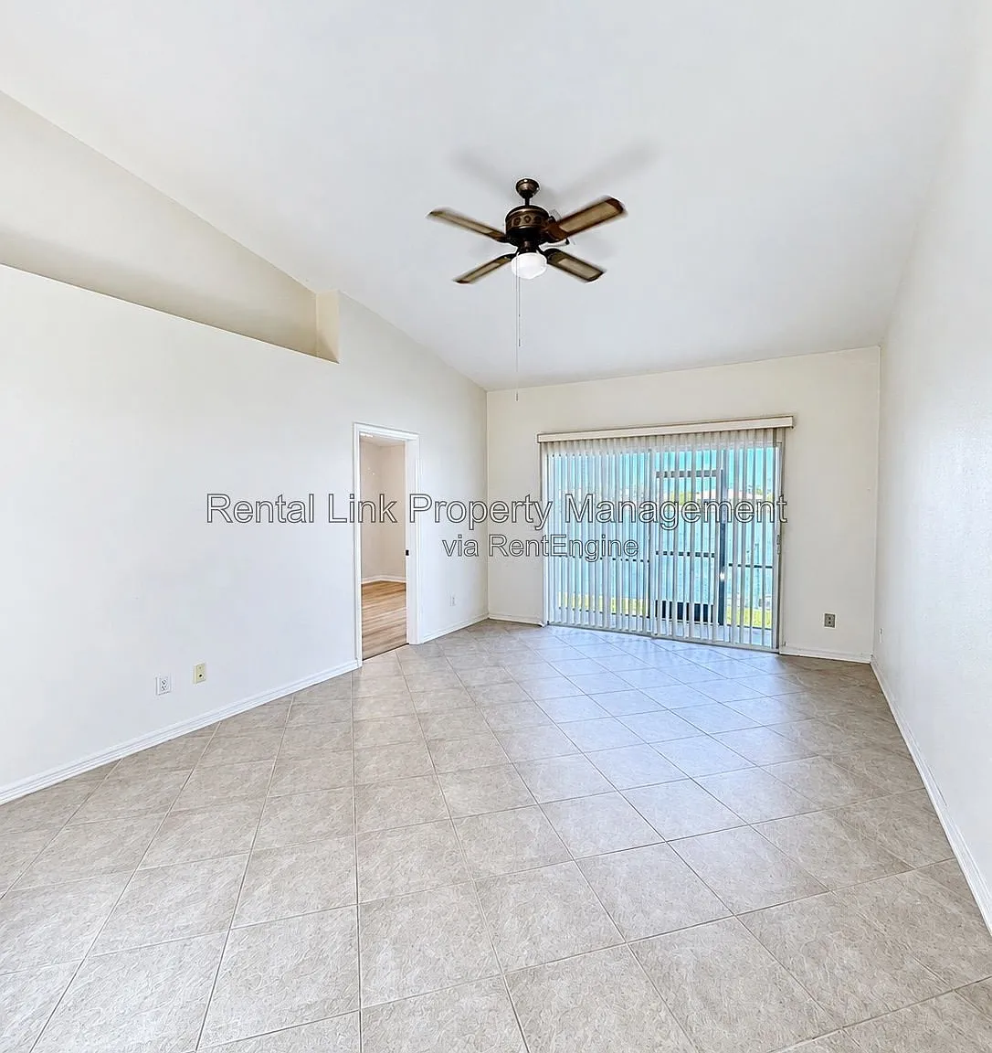 2 bed, 2.0 bath, 1008 sqft, $1,300 — Photo 3