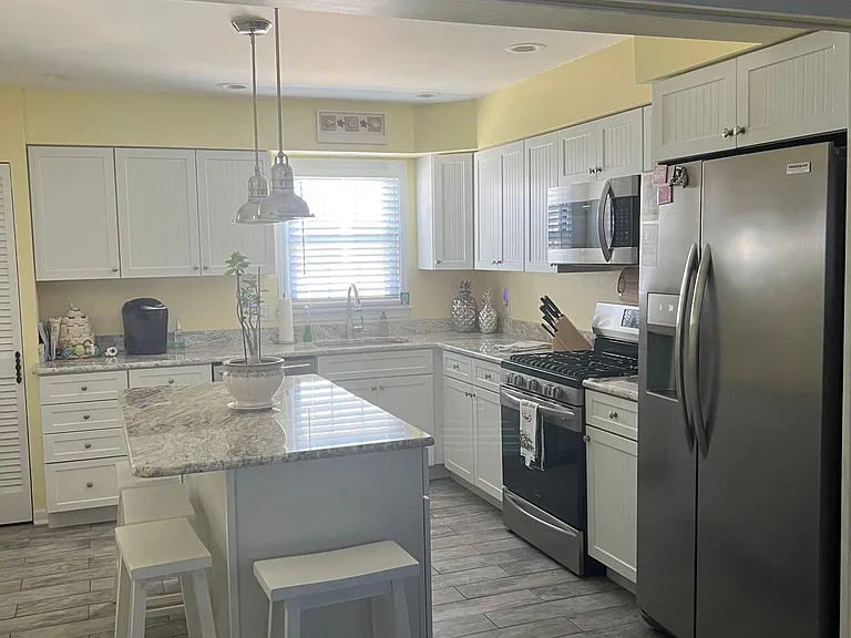 8 N Rosborough Ave — Photo 6