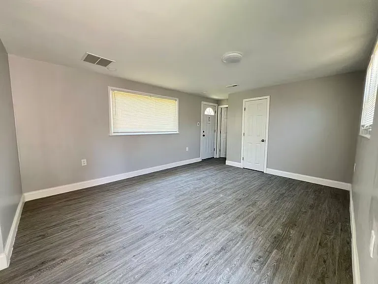 8714 Verree Rd — Photo 6