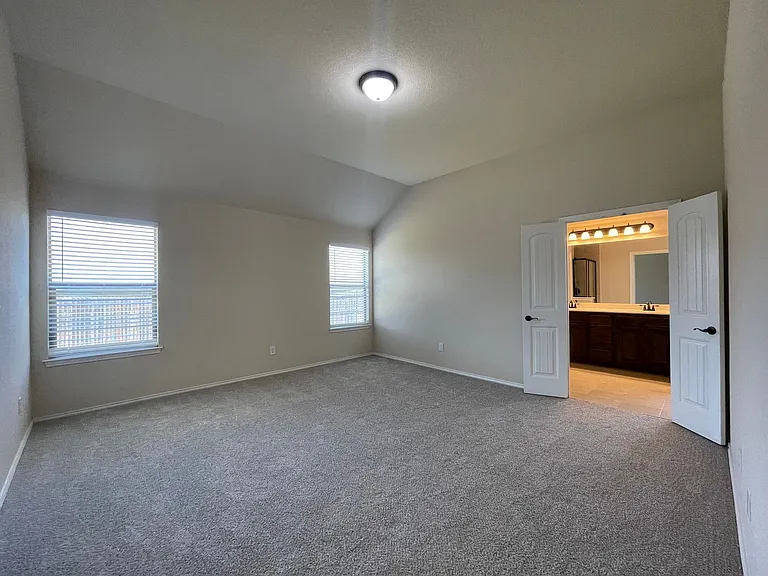 2120 Blakely Ct — Photo 44