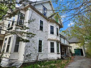 90 Elm St, Mechanic Falls, ME 04256