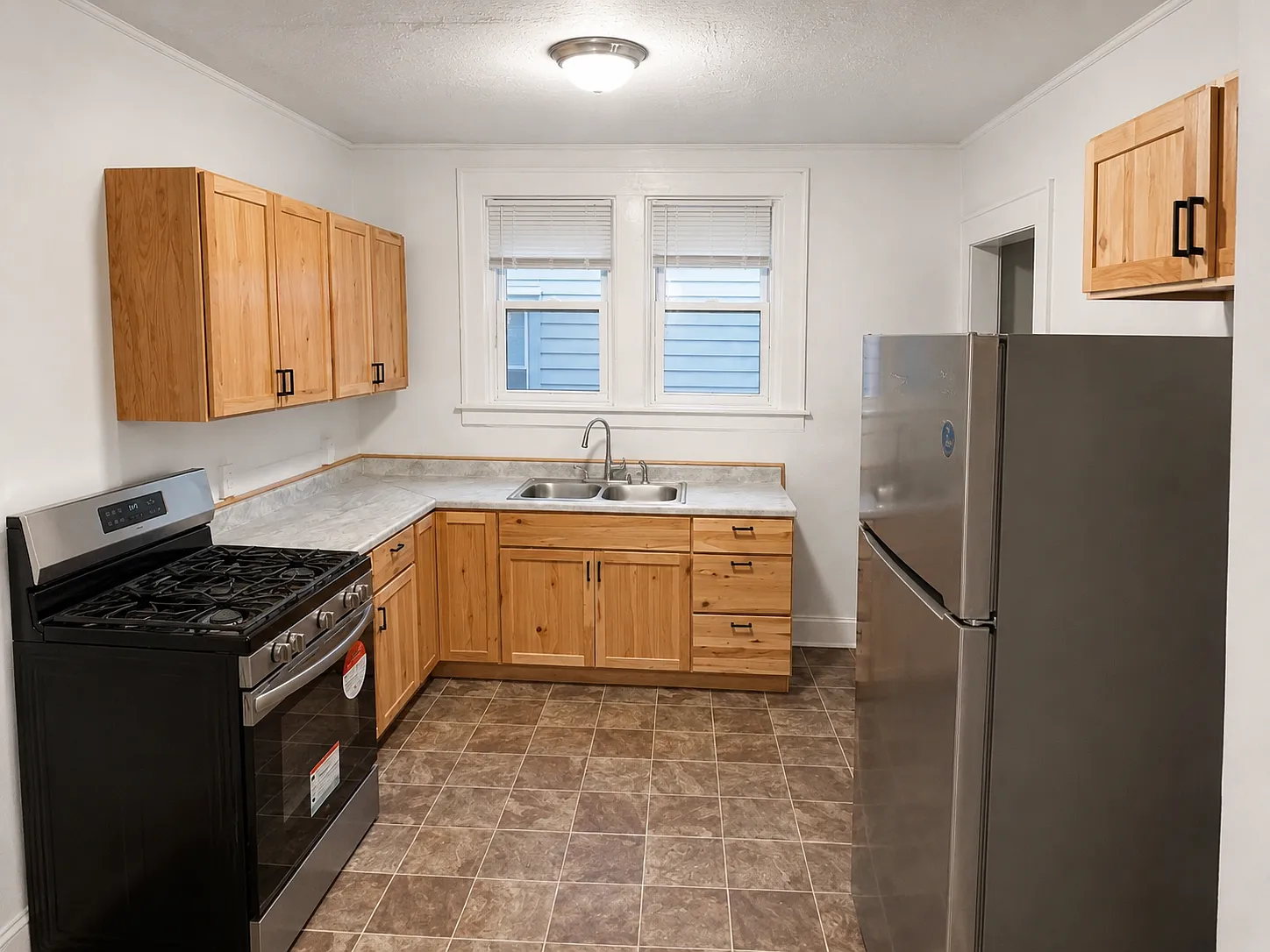 2 bed, 1200 sqft, $1,375 — Photo 4