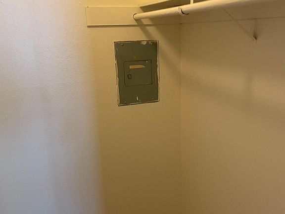 4th image of 2787 G St #4