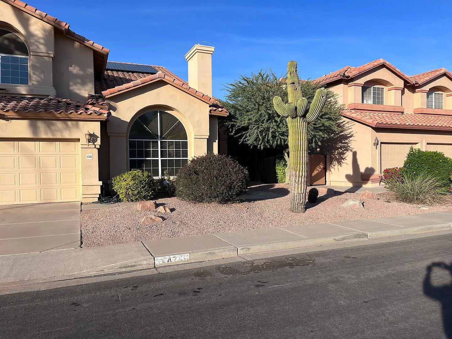 3500 SFT home, 5 Bed 3 bath with POOL and 3 car garage — Photo 4