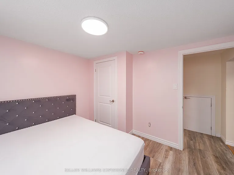98 Cundles Rd E #LOWER LVL — Photo 11