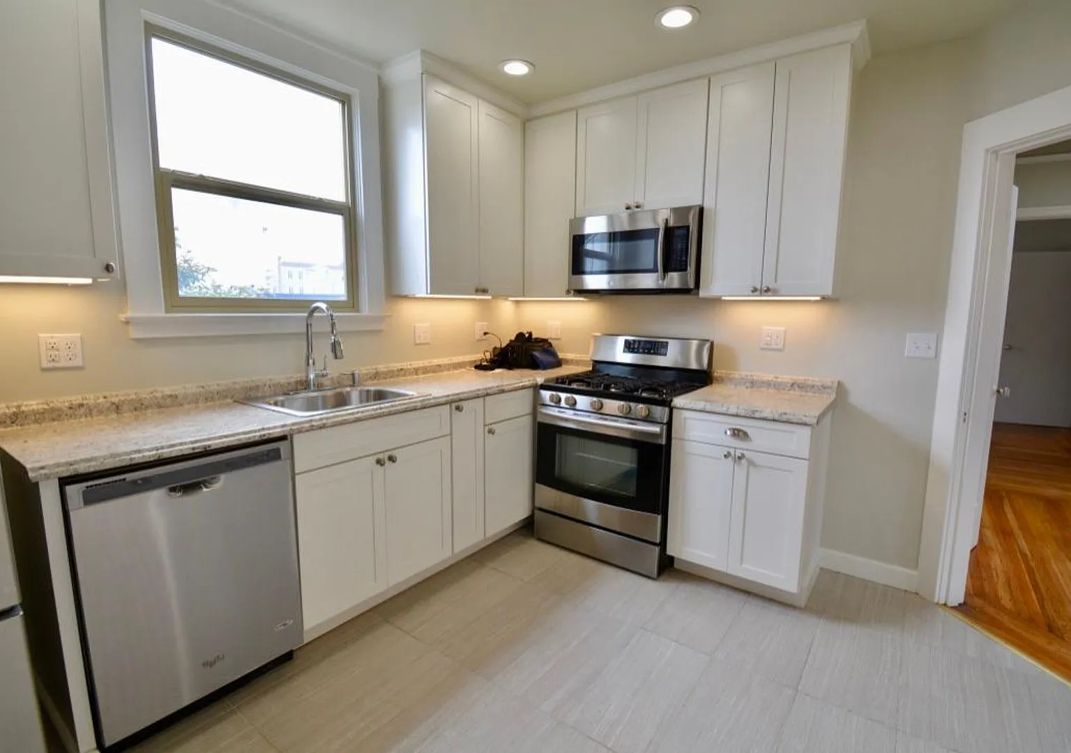 Beautifully Restored, Historic 3 BR + Bonus Room | 1 BA home in the Parkside/Sunset District — Photo 1