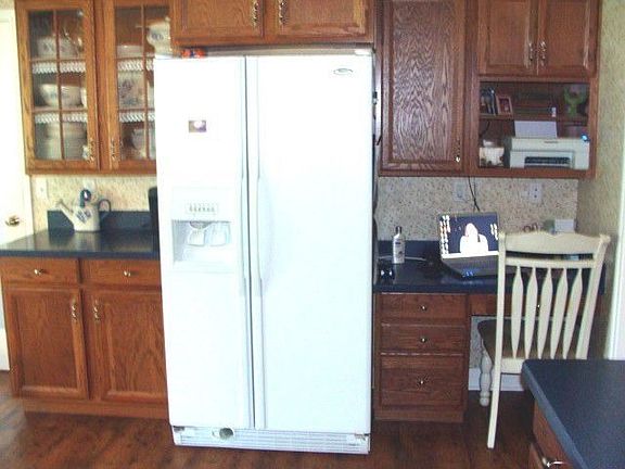 4th image of 621 Emerald Dr