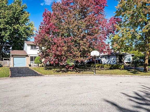 3rd image of 855 Governors Ct
