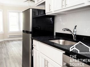 646 W Roscoe St APT 3N, Chicago, IL 60657