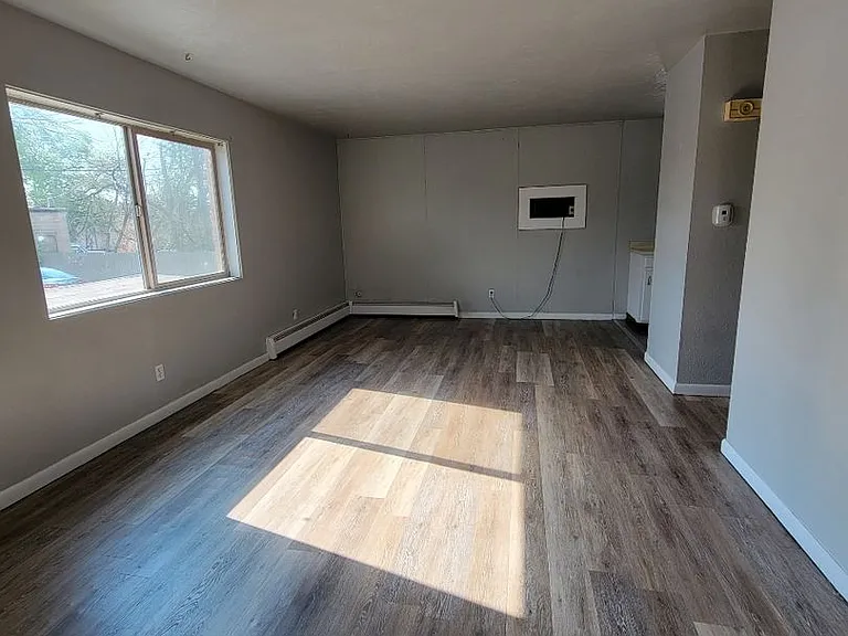 1425 Bunting Ave — Photo 32