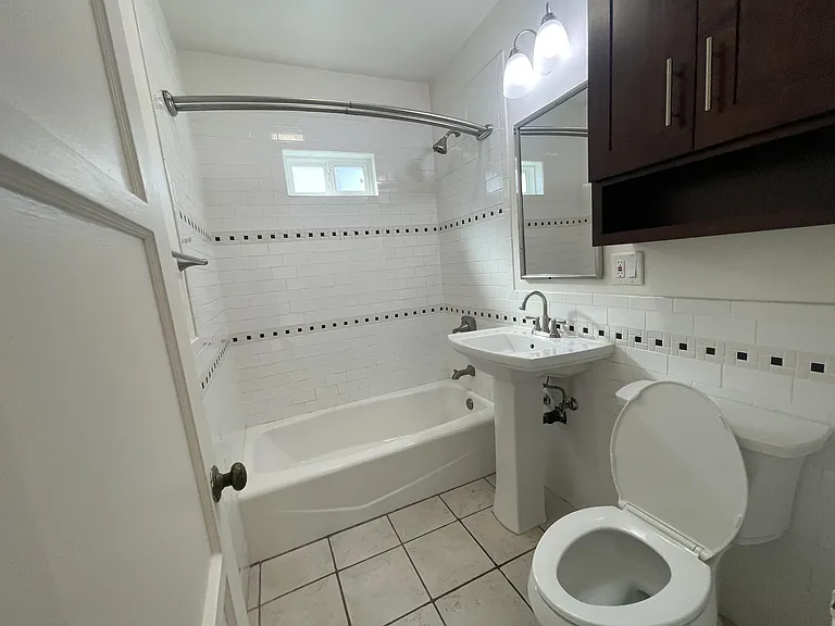 945 Thomas Ave — Photo 15