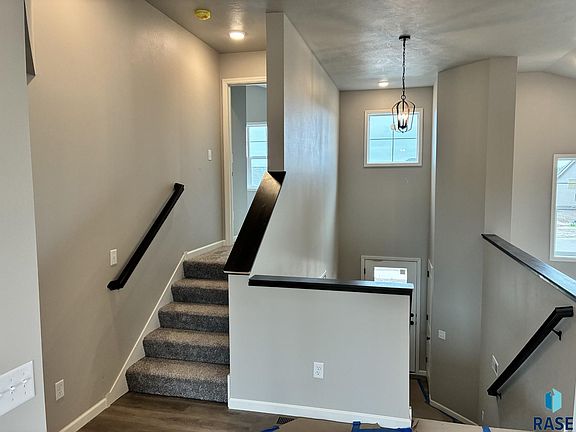 5th image of 1001 Estate St