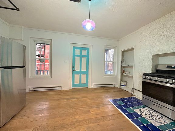 4th image of 58 Dubois St #6