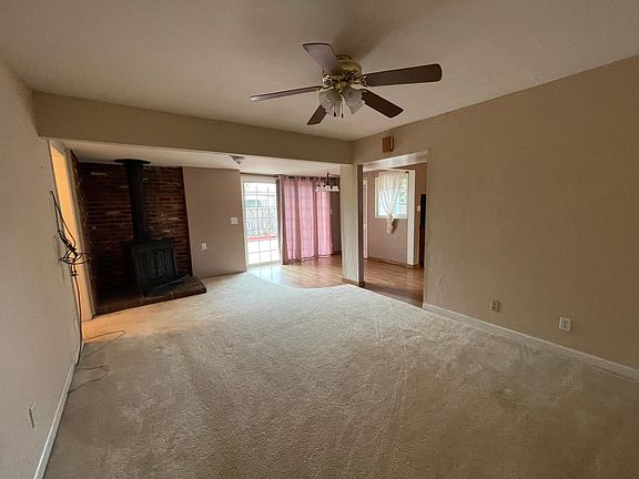 4th image of 3564 Mauricia Ave