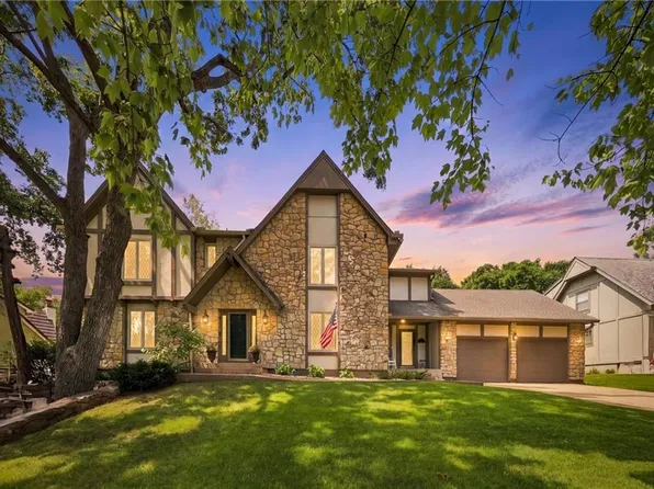 10414 Alhambra St, Overland Park, KS 66207