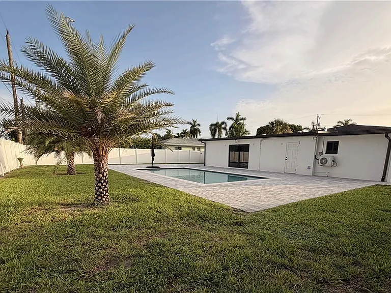 4937 Edith Esplanade Cpe — Photo 7