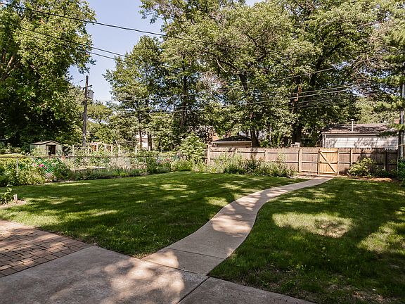 4th image of 305 Ashland Ave