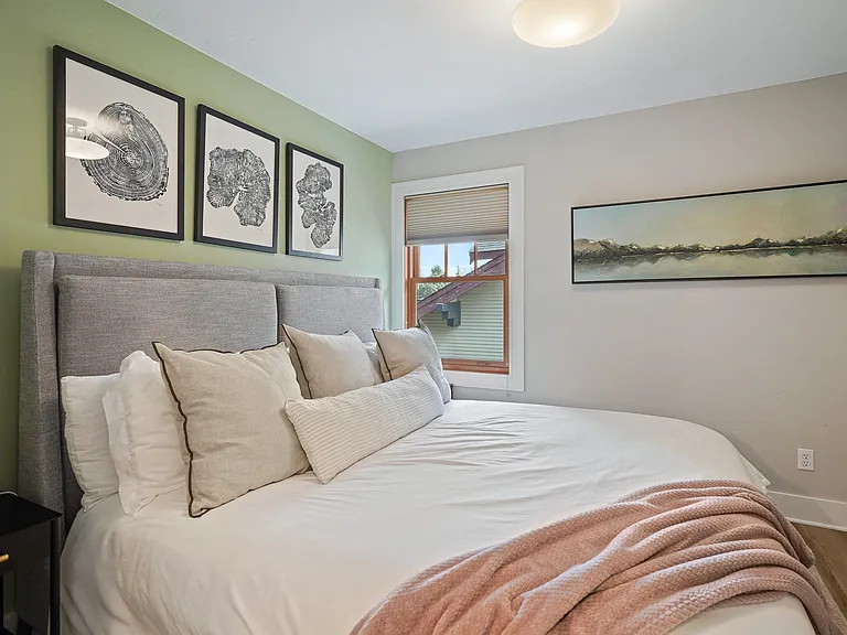 523 NW Colorado Ave #200 — Photo 17