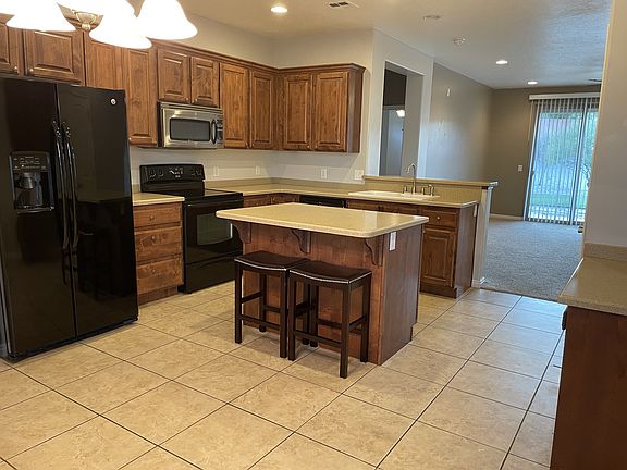 4th image of 1785 N Overland Trails Dr