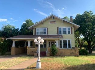 611 N Broadway St, Ballinger, TX 76821