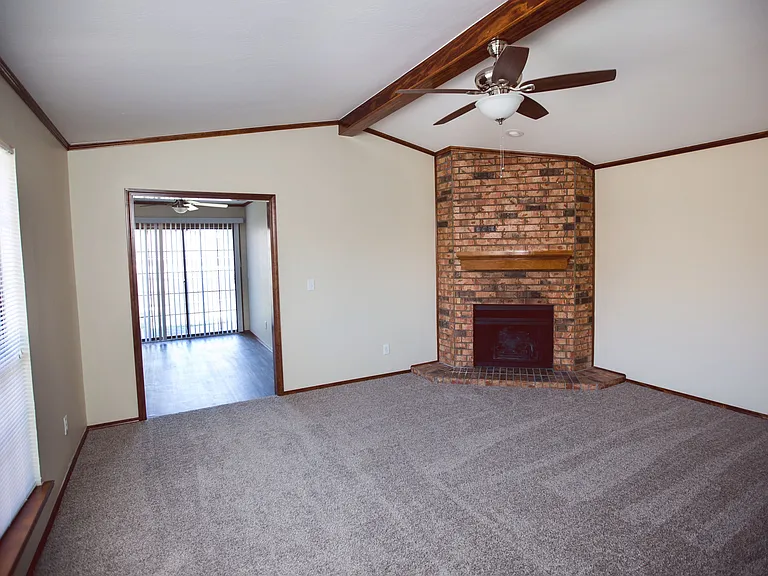 Quail Creek Apartments & Duplexes — Photo 17