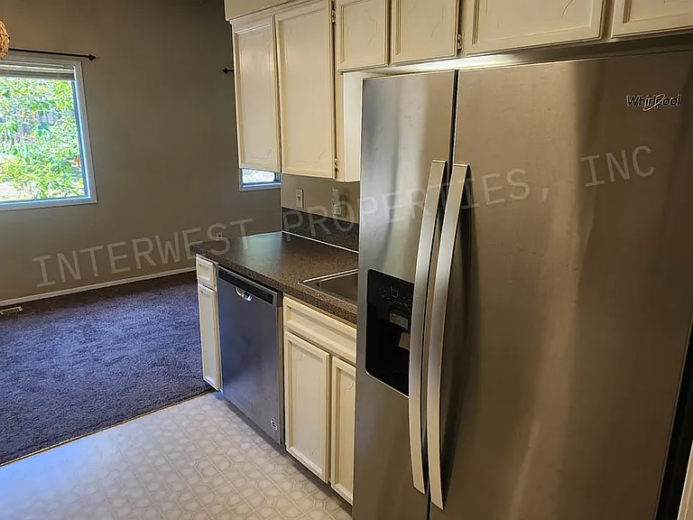 265 SW Salix Ter — Photo 19